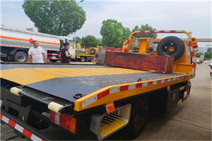 长岛附近拖车电话号码服务